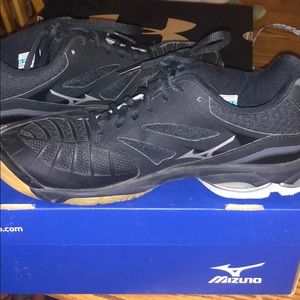 Mizuno volleyball shoes
